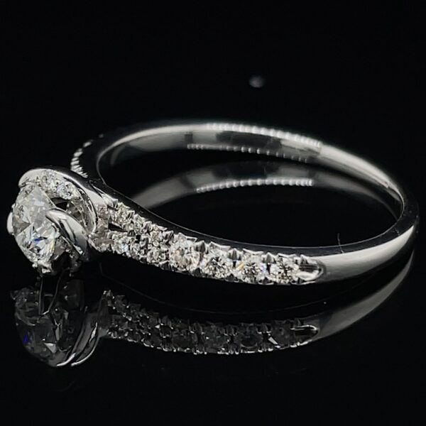 *PENDING SALE*Estate Gia Certified Canadian Diamond Engagement Ring - Image 2