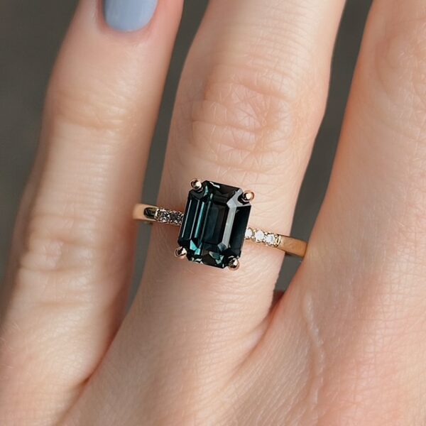 Recycled 2.93ct Emerald Cut Teal Sapphire & Diamond Ring - Image 2