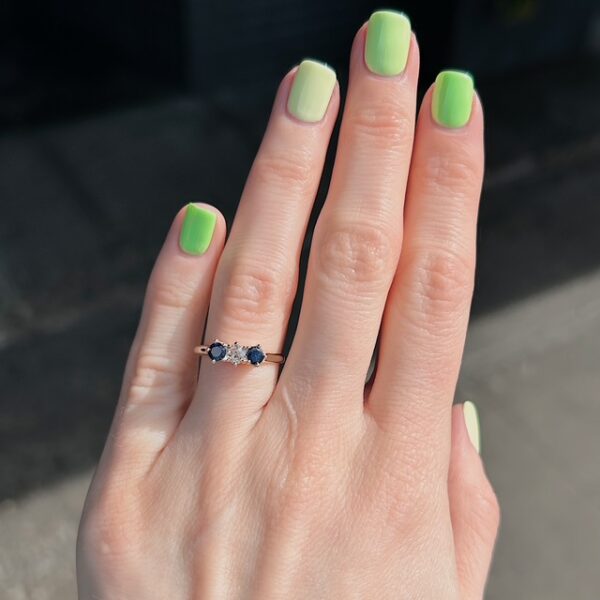 Antique Sapphire & Diamond Three Stone Ring - Image 4