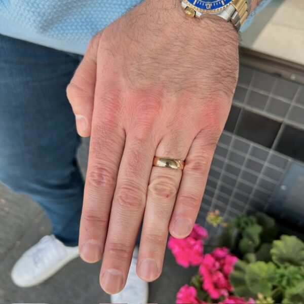 Estate 18k 6mm Wedding Band - Image 2