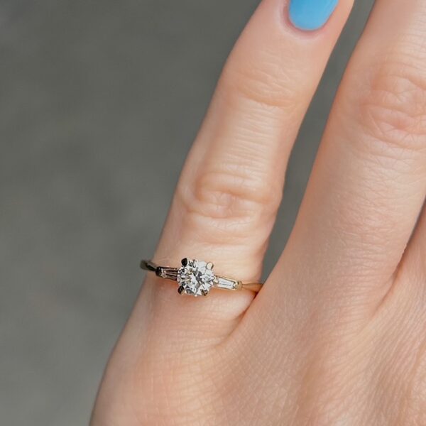 Estate Round Brilliant & Baguette Diamond Ring - Image 2