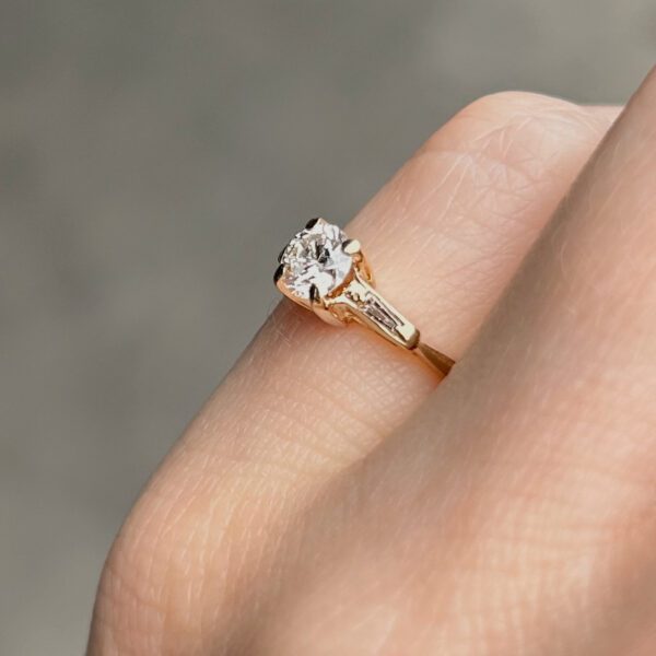 Estate Round Brilliant & Baguette Diamond Ring - Image 3