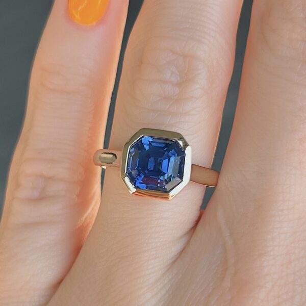 Recycled GIA Certified No Heat 4.05ct Sapphire Engagement Ring - Image 2