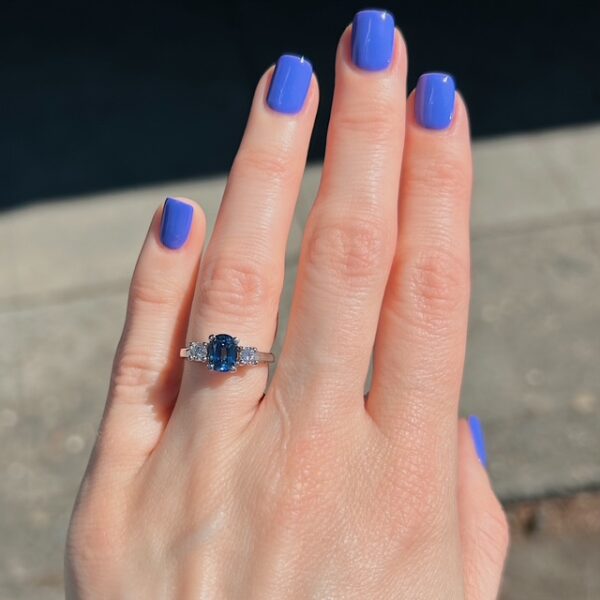 Estate Three Stone Sapphire & Diamond Ring - Image 3