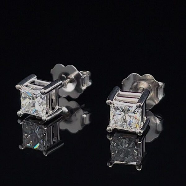 Estate .66ctw Diamond Stud Earrings