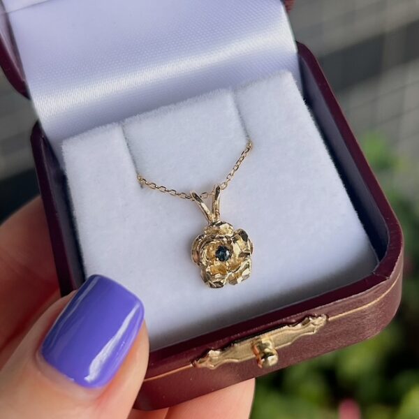 Estate Sapphire Flower Pendant
