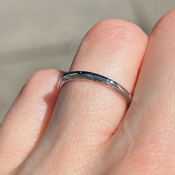 Antique 18k and Platinum Etched Band - Image 3