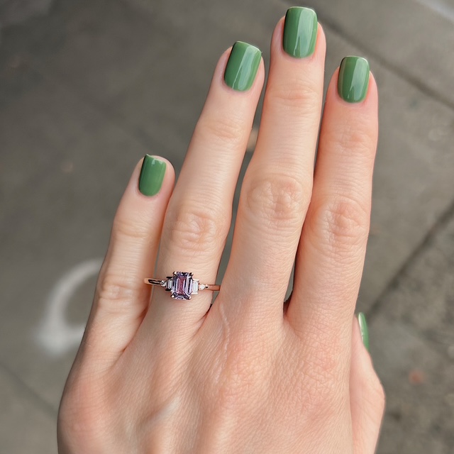 Recycled 1.02ct Violet Sapphire Ring - Image 3