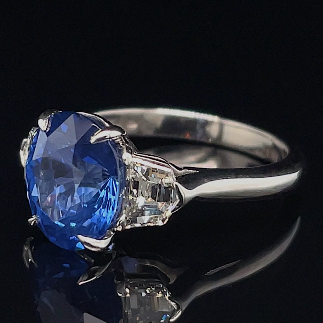 Estate 3.83ct Sri Lankan Sapphire & Diamond Ring - Image 2