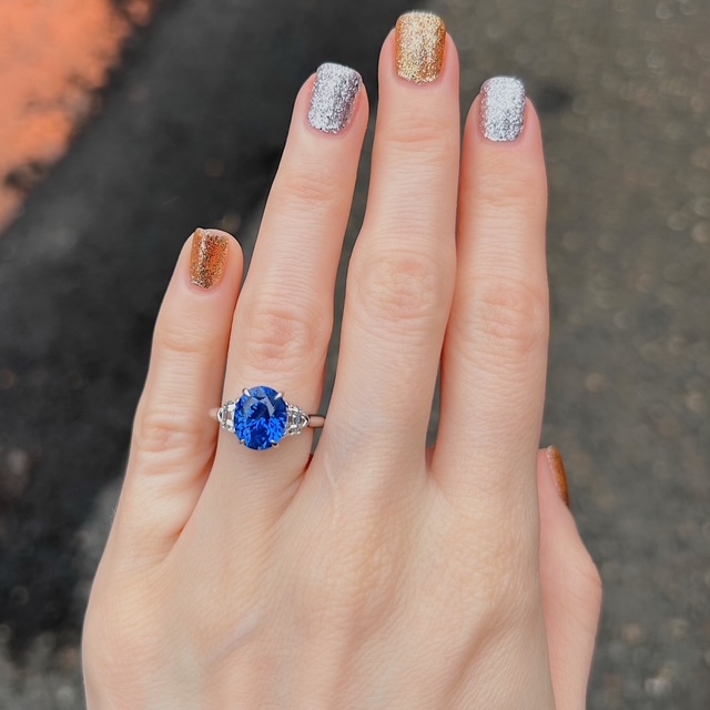 Estate 3.83ct Sri Lankan Sapphire & Diamond Ring - Image 3