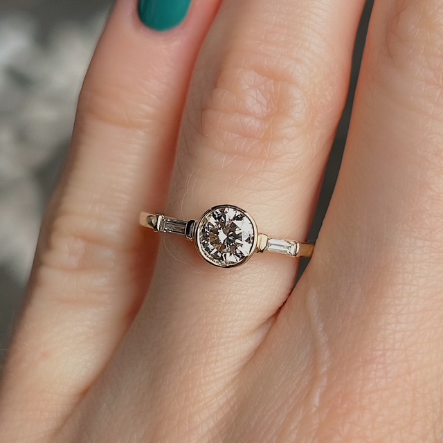 Estate .72ct Canadian Diamond Ring - Image 4