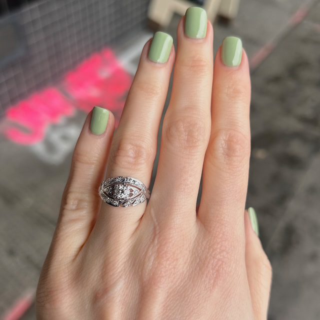 Estate 1940's Wreath Style Diamond Ring - Image 3