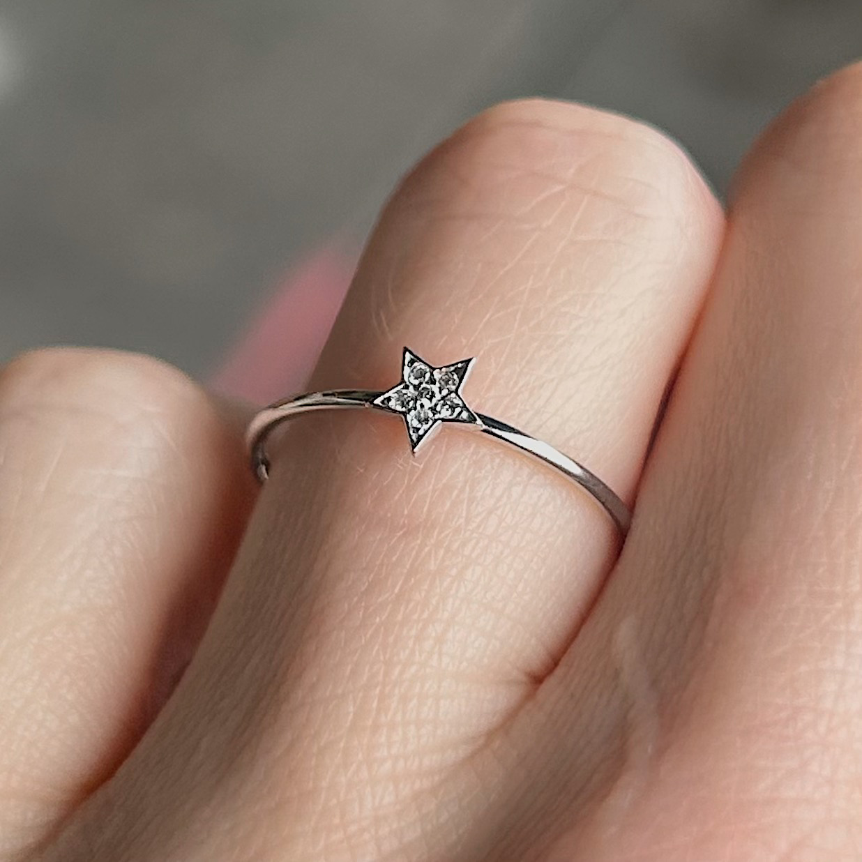Estate 18k Dainty Diamond Star Ring - Image 3
