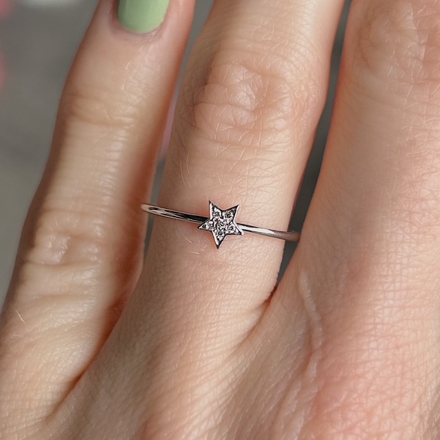 Estate 18k Dainty Diamond Star Ring - Image 2