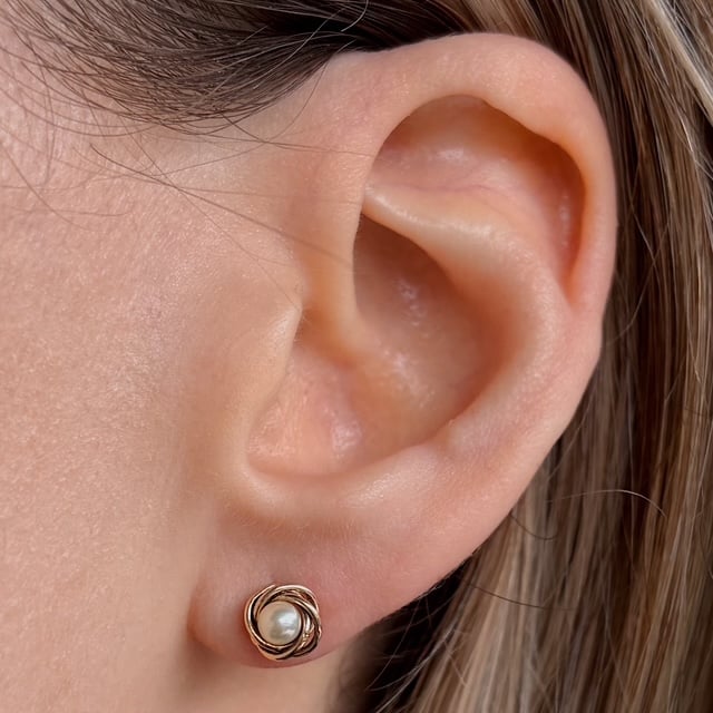 Estate 14k Pearl Nest Studs