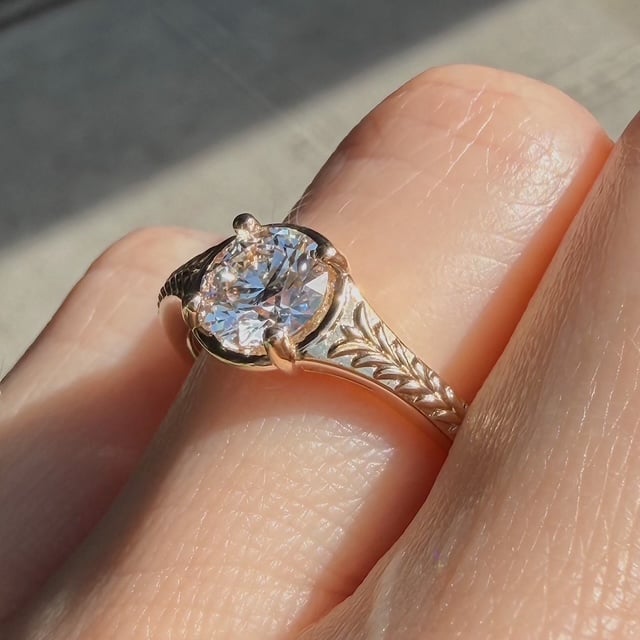 Recycled 1.04ct Vintage Inspired Engraved Solitaire - Image 4