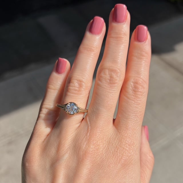 Recycled 1.04ct Vintage Inspired Engraved Solitaire - Image 2