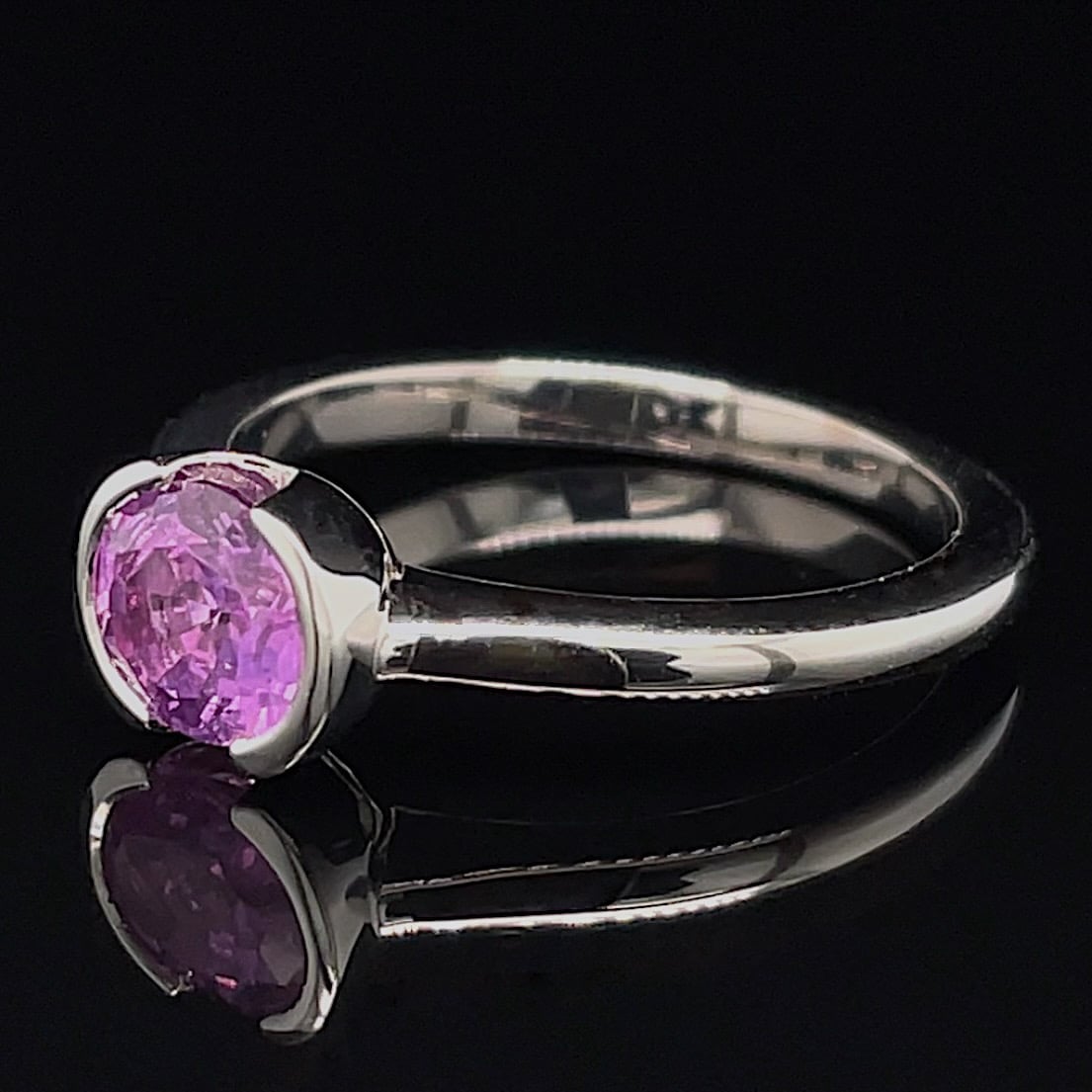 Recycled 1.10ct Pinkish-Purple Semi Bezel Ring - Image 2